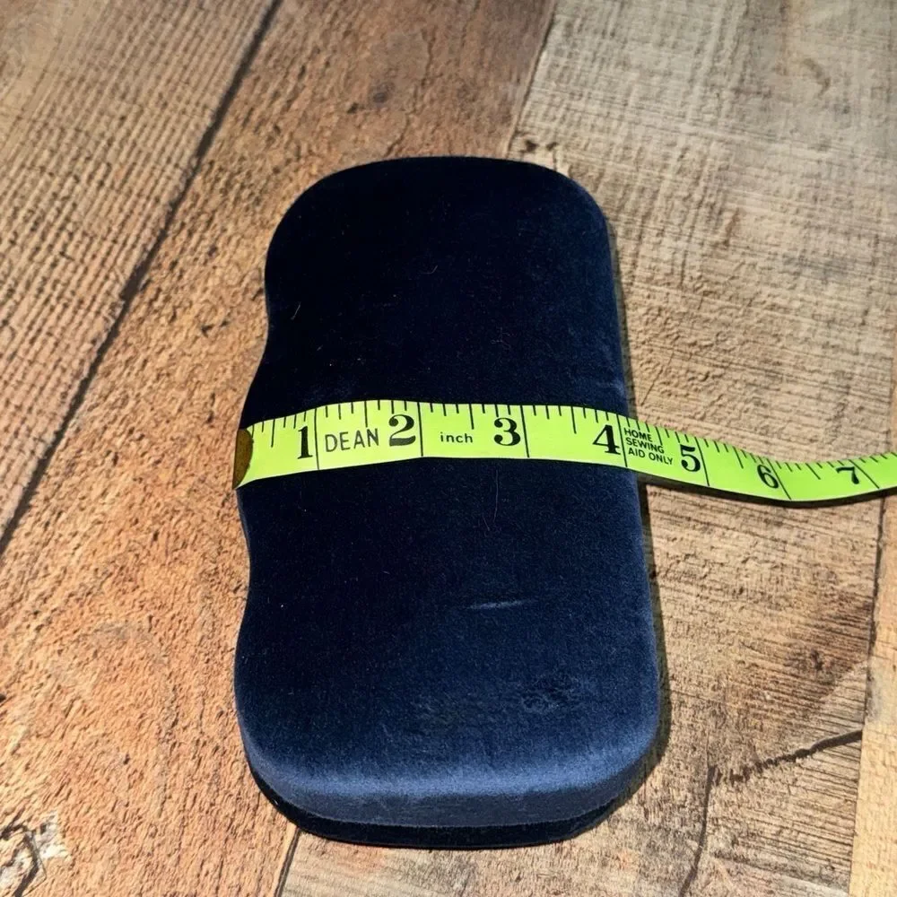 Gucci velvet luxurious case sunglasses case with dust cloth